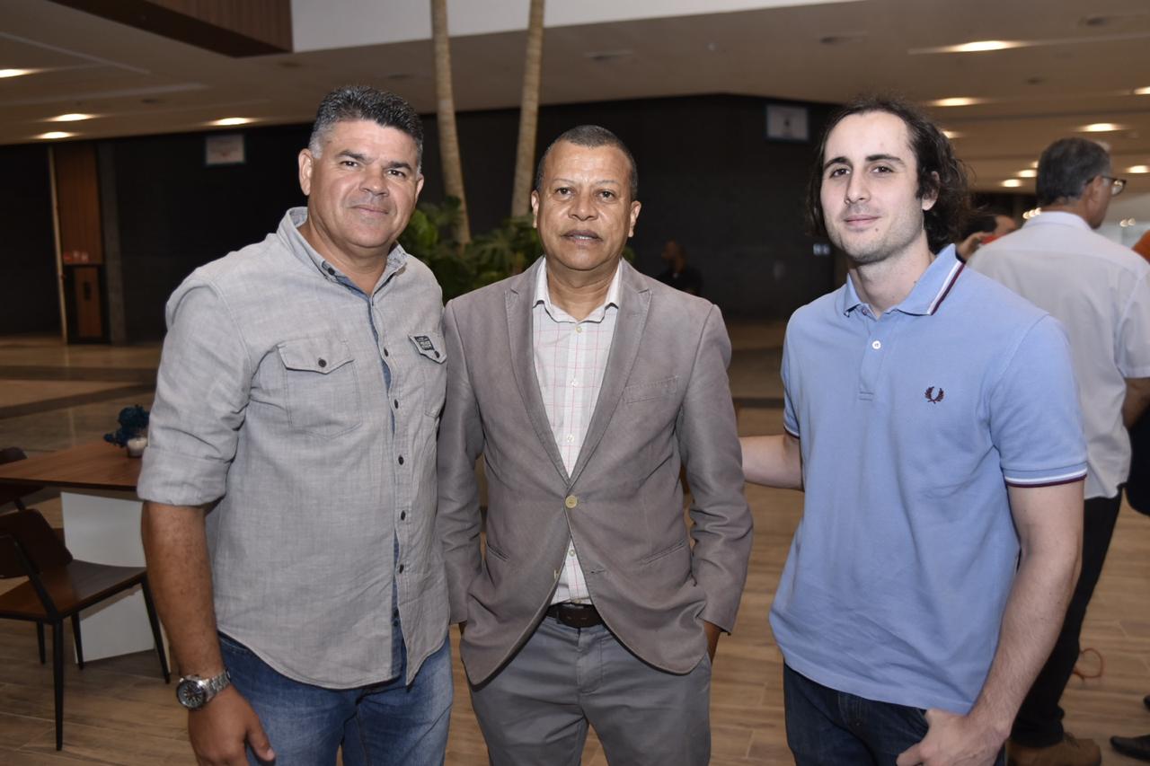  Henrique Brasil, Edmilson Silva e Victor Cardoso                       